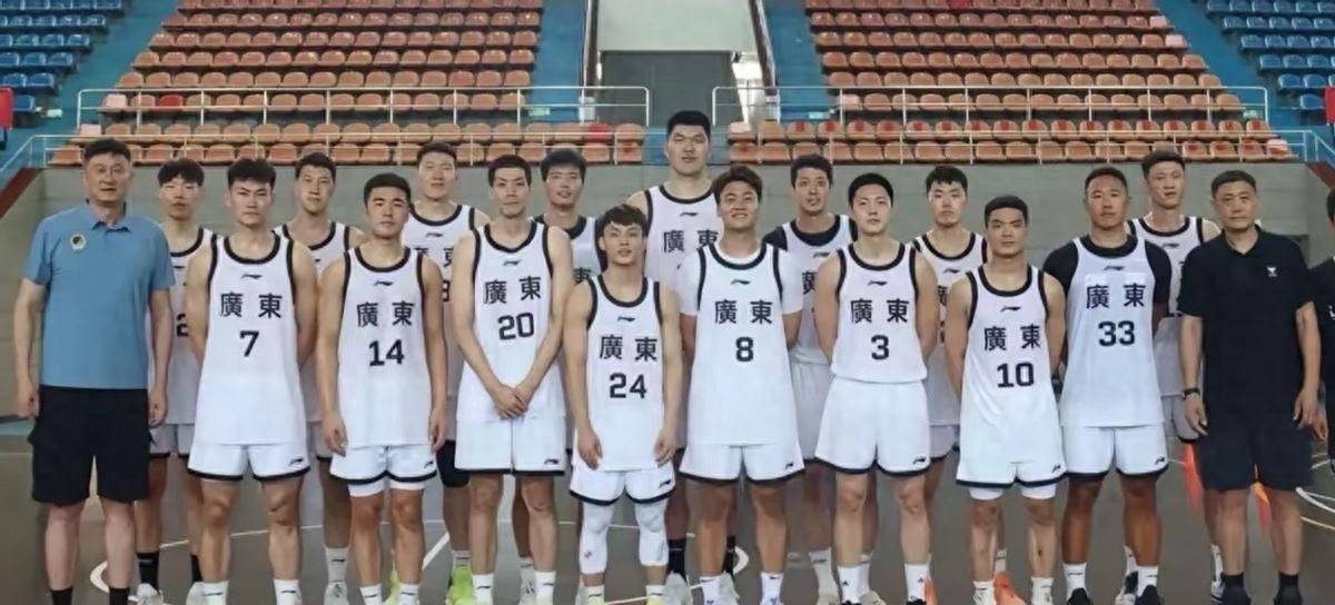 法国杯赛程吃紧；圣安东尼奥马刺窗口期门线救险；球迷炸锅；训练强度明显提升