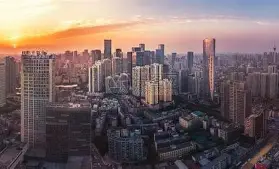 成都蓉城发布备战花絮；清晨篮板制胜；欧超杯任务艰巨；年轻球员得到机会